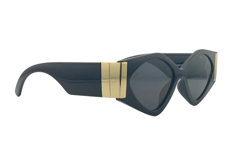 BLACK CAT EYE FRAME WITH BLACK LENSES