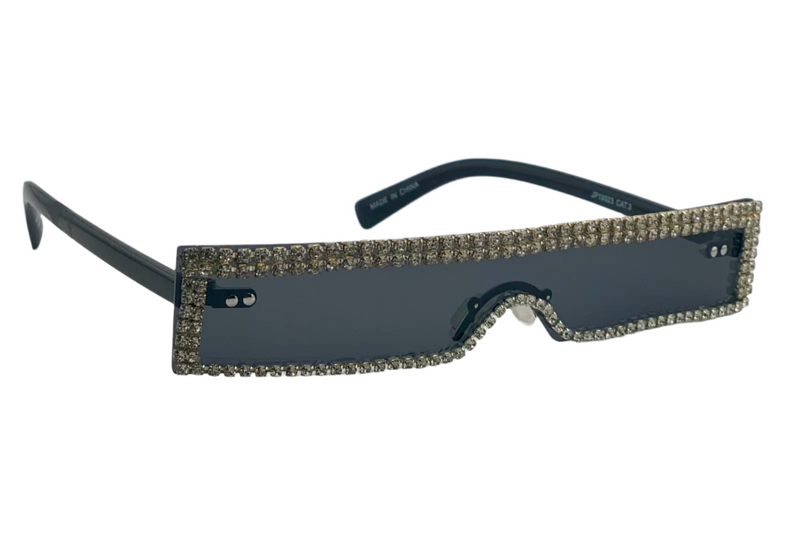 BLACK RECTANGLE FRAME WITH DIAMONTE DETAIL AND GREY LENSES