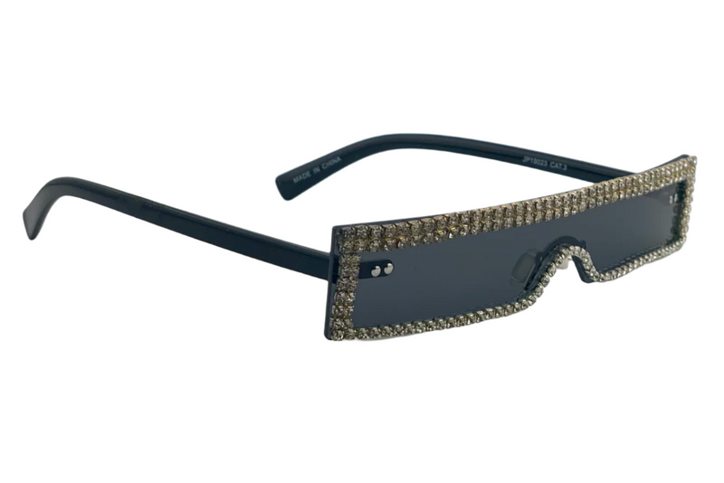 BLACK RECTANGLE FRAME WITH DIAMONTE DETAIL AND GREY LENSES