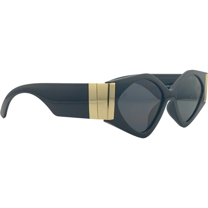 BLACK CAT EYE FRAME WITH BLACK LENSES