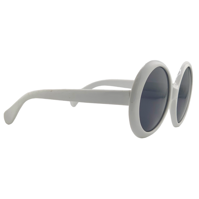 ROUND WHITE FRAME WITH SMOKE LENSES